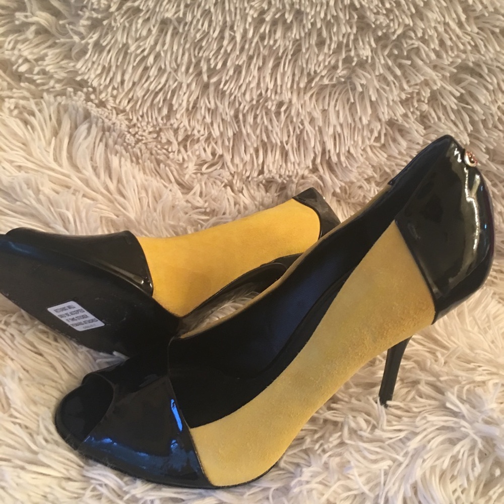 Gucci Peep Toe Heel+ FREE NEW Fashion Nova Outfit - Picture 5 of 8